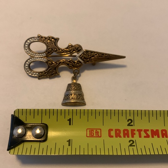 Vintage Thimble & Scissors Pin Brooch Sewing Seamstress - Picture 5 of 7